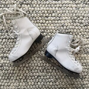 “Lake Placid” Figure Skates with freshly sharpened blades. Kids size 1